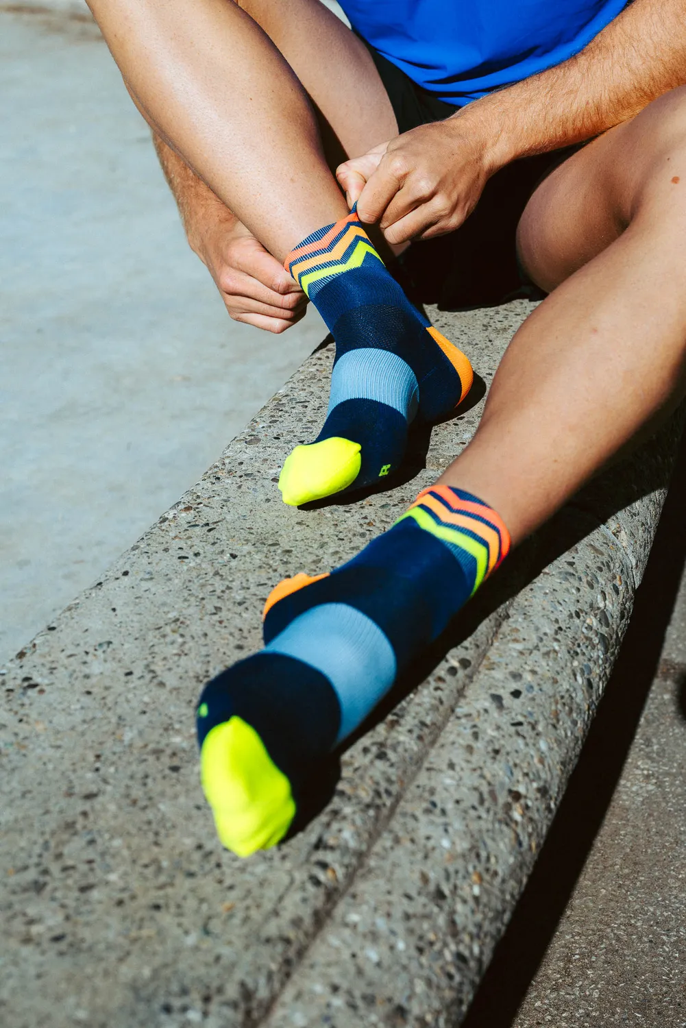 Incylence Ultralight Waves Short Navy Orange strømper