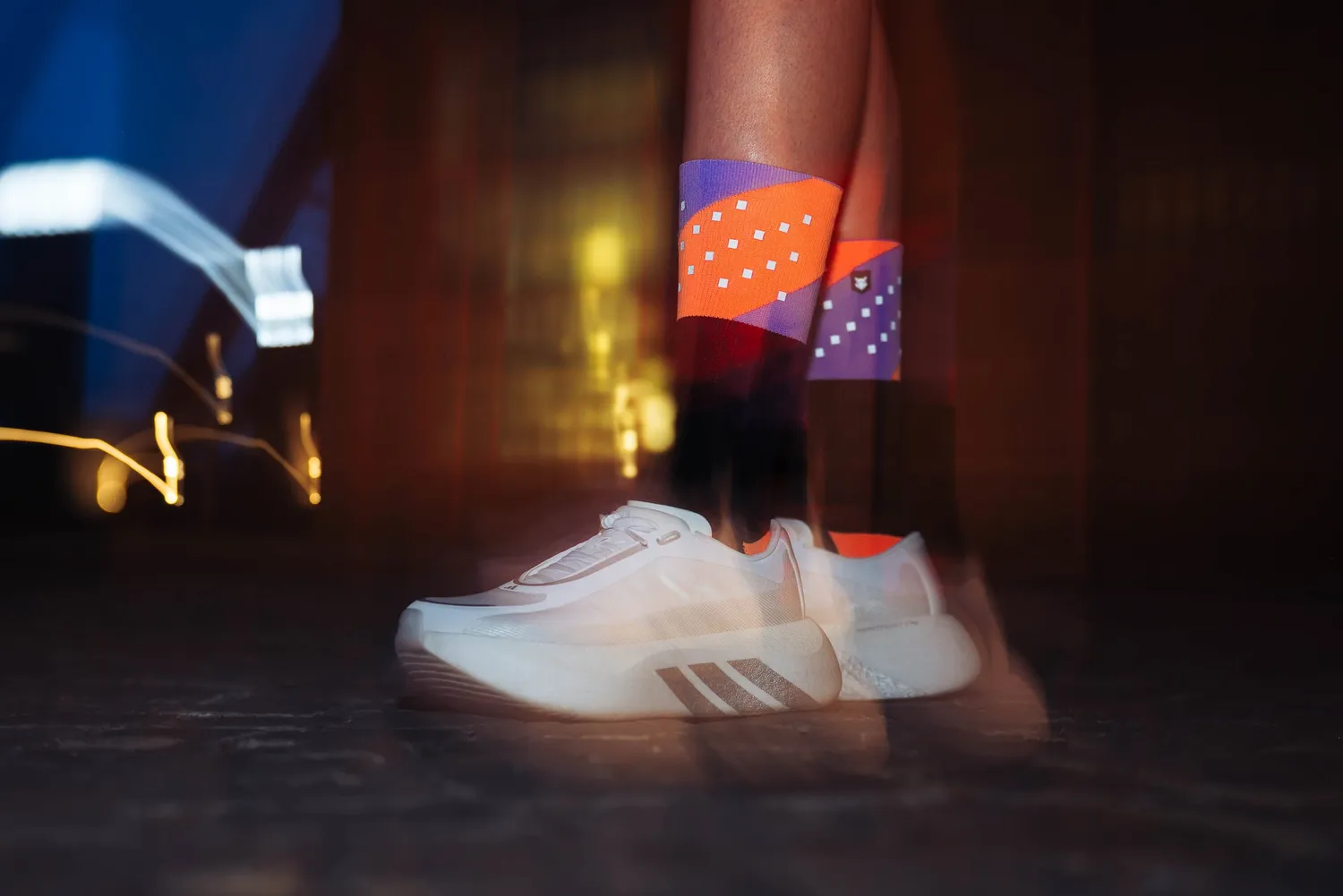 Incylence High-Viz V4 løbestrømpe orange lilla