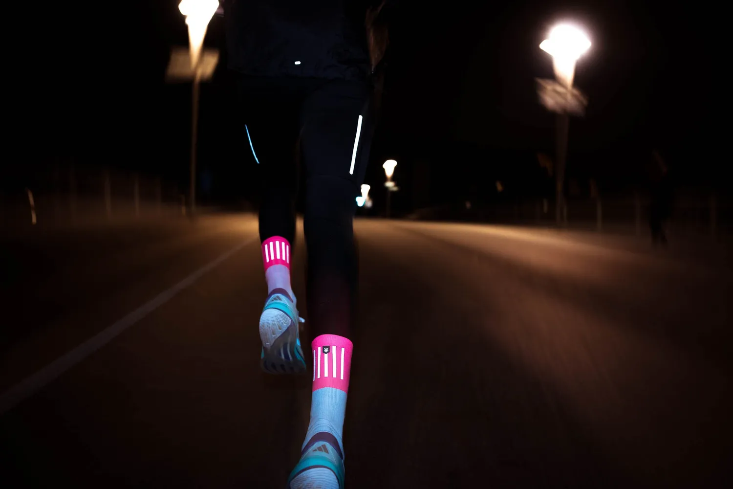 Incylence High-Viz V3 løbestrømper pink refleks