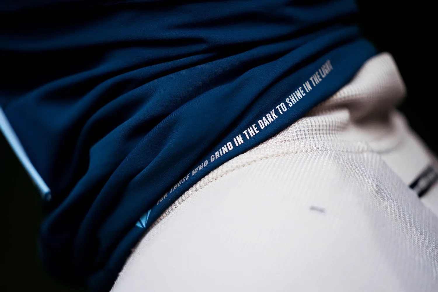 Incylence Neck Tube V1 halsrør navy sky blue – vindtæt