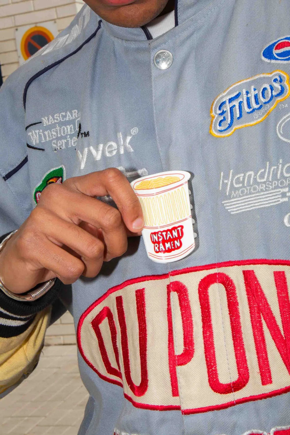 Eat My Socks Instant Ramen hårklemme nudel-design