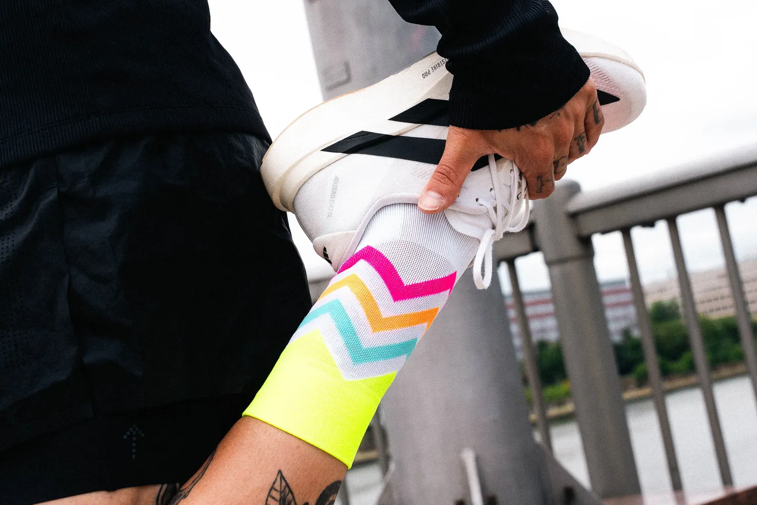 Incylence Running Volts Canary Pink løbestrømper gul