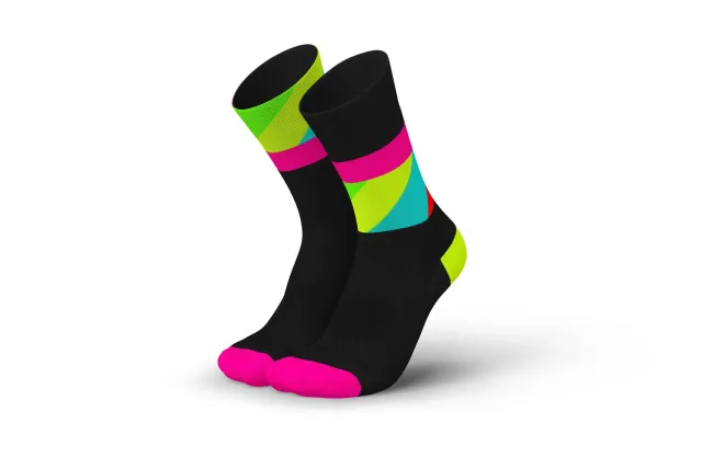 Incylence Ultralight Strides løbestrømper black pink tynde