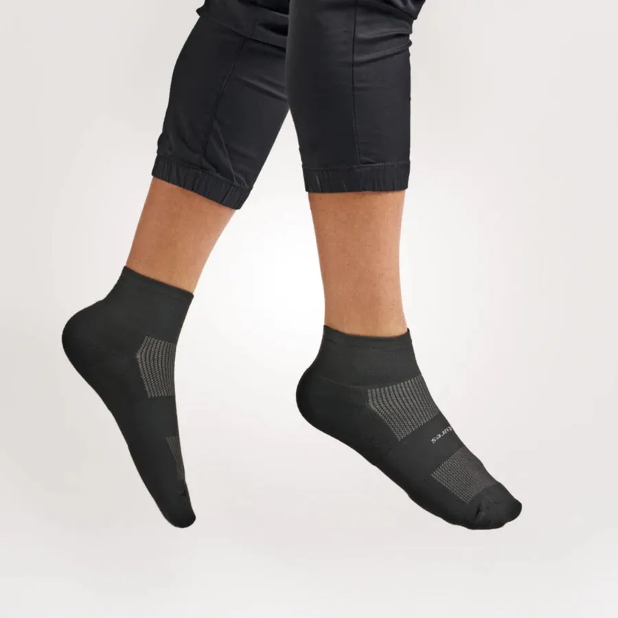 Feetures High Performance Ultra Light Quarter løbesok Black