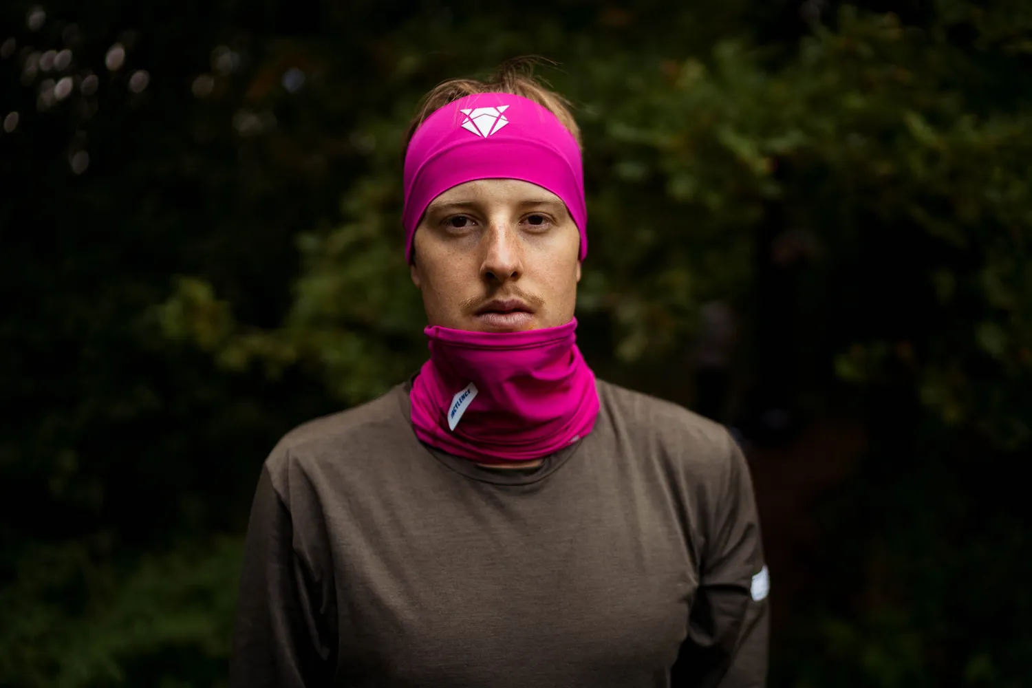 Incylence Neck Tube V1 halsrør magenta hvid vindtæt